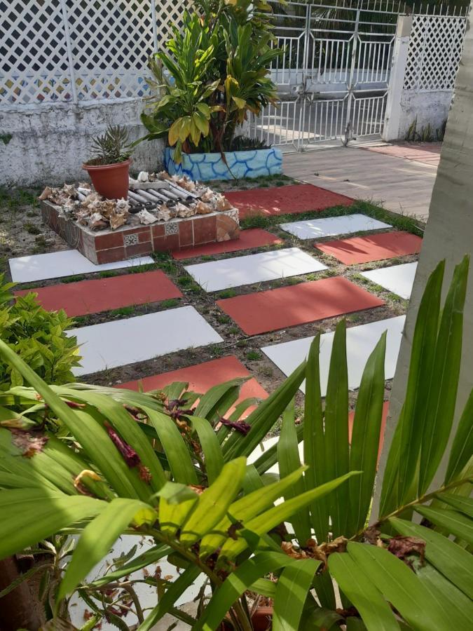 Joebi'S House Walking Distance To Rocky Cay Beach Ideal For Families Or Groups Buenavista  Buitenkant foto